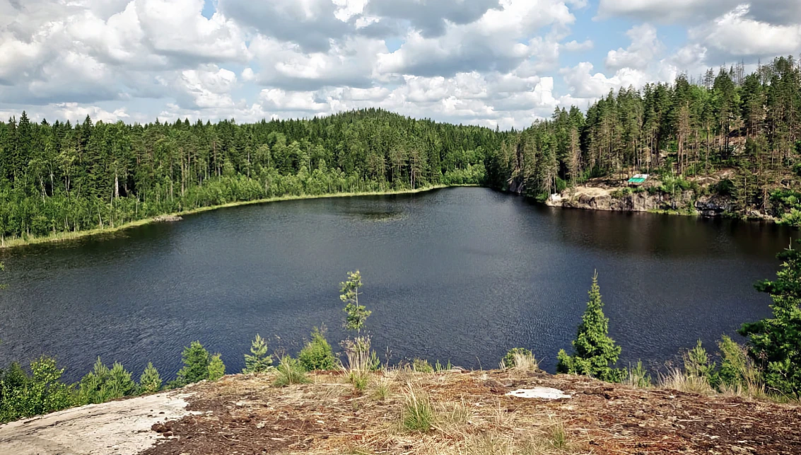 Треугольное озеро